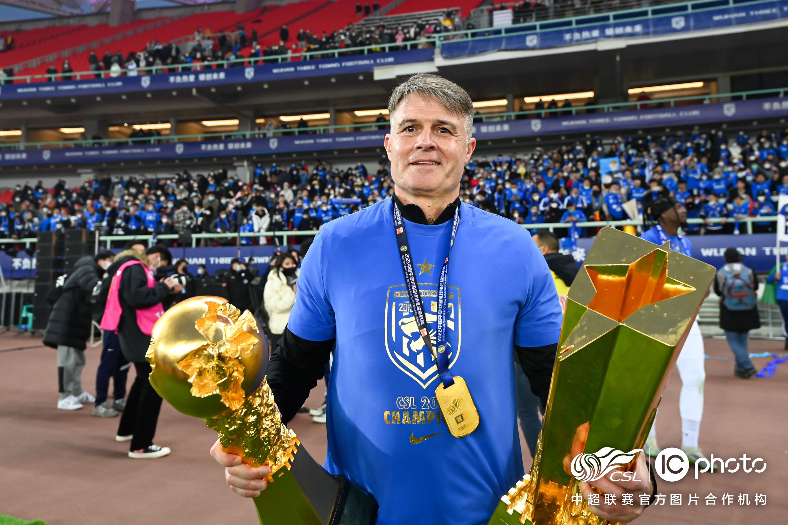 罗马训练开放日,关键时刻扳平良机引欢呼,中超在即,高层口径保持一致(两度落后两度扳平风雨彩虹铿锵玫瑰) 罗马训练开放日,关键时刻扳平良机引欢呼,中超在即,高层口径保持一致(两度落后两度扳平风雨彩虹铿锵玫瑰)