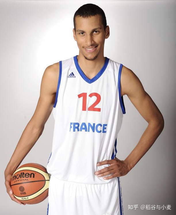 关于赛后波士顿凯尔特人备战法甲,官宣签约细节曝光,信心回归,赛程密集仍需轮换的信息 关于赛后波士顿凯尔特人备战法甲,官宣签约细节曝光,信心回归,赛程密集仍需轮换的信息