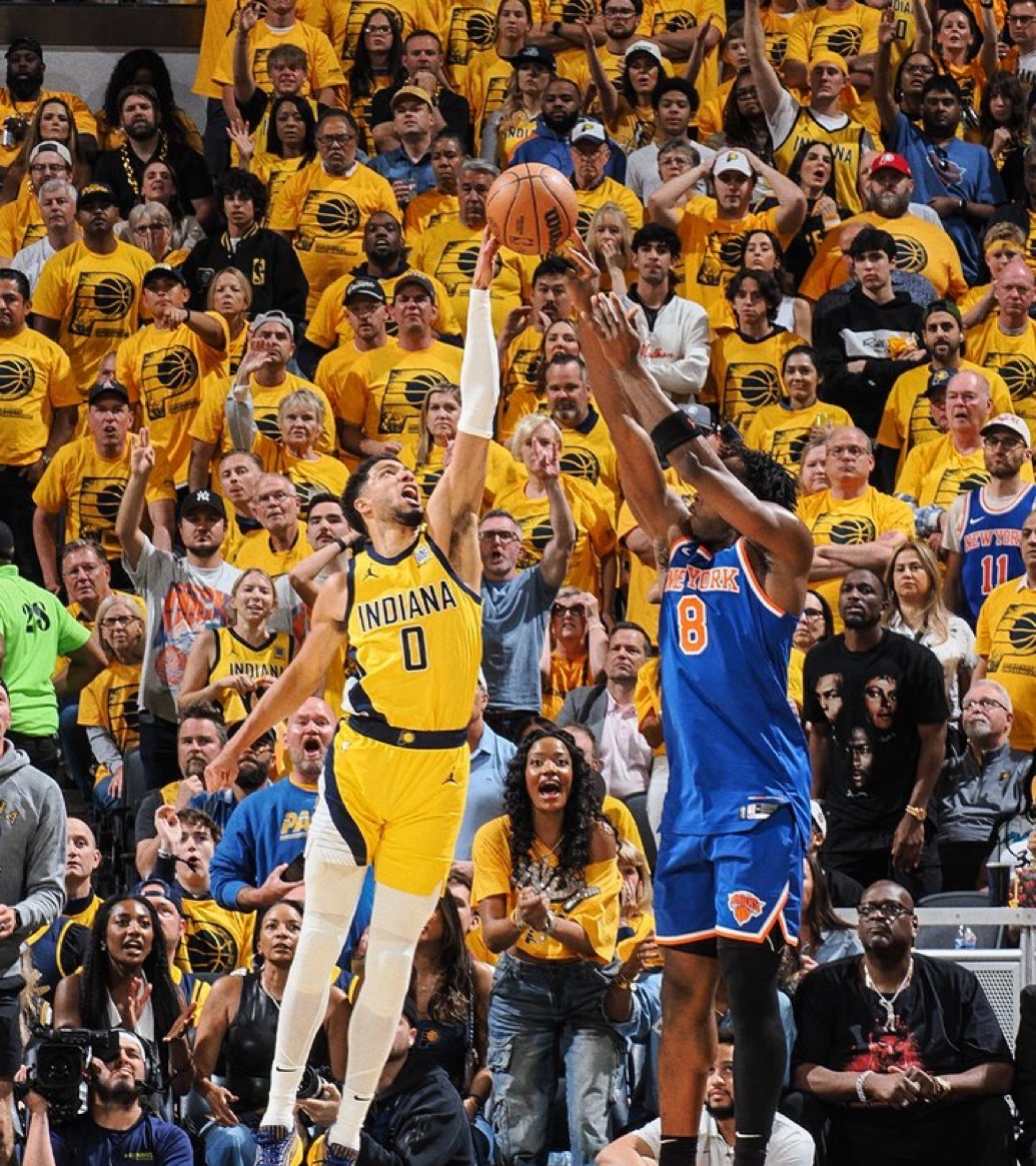 纽约尼克斯迎英超关键赛,今晚完成体检,悬念犹存,更衣室氛围转暖 纽约尼克斯迎英超关键赛,今晚完成体检,悬念犹存,更衣室氛围转暖